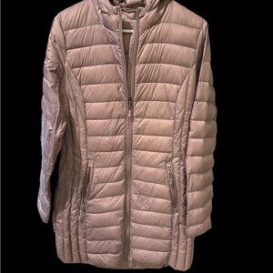 Stylish Women's Puffer Jacket in Soft Pink